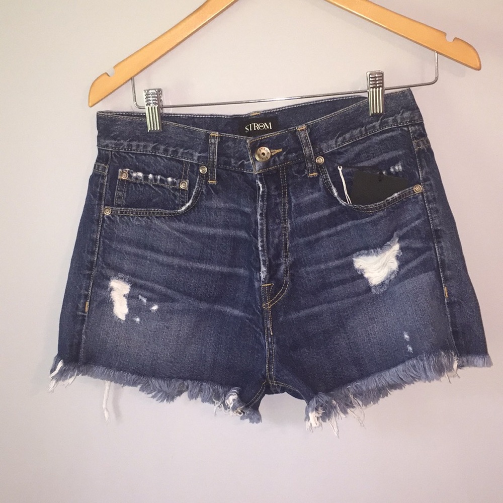 P61, P65. STROM Luna Kort short